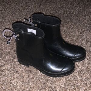 Sperry black rain booties, size 6.